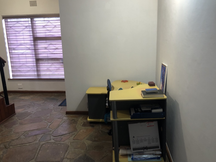 5 Bedroom Property for Sale in Strand North Western Cape